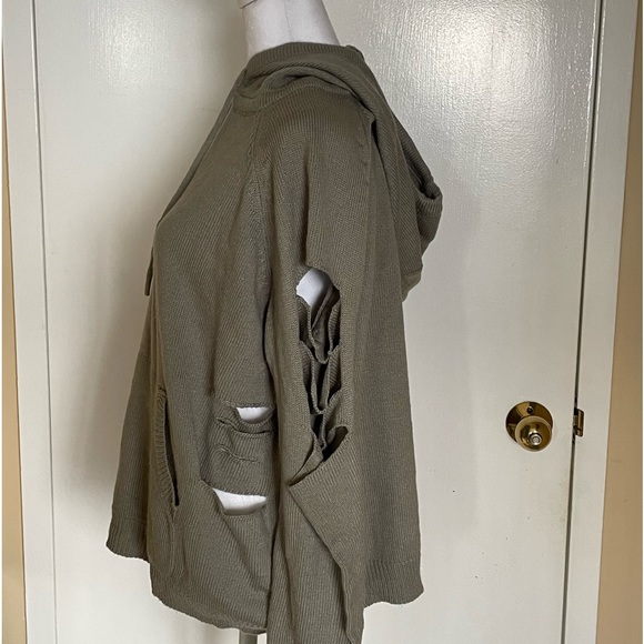 LF x Lola distress gray green sweatshirt/ hoodie NWOT - Picture 3 of 11